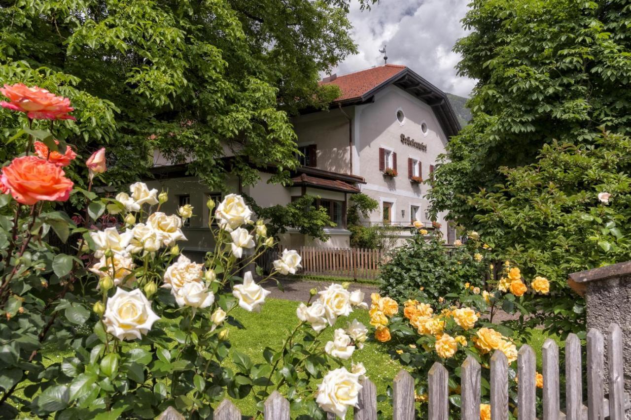 Hotel Brueckenwirt Novacella Екстер'єр фото
