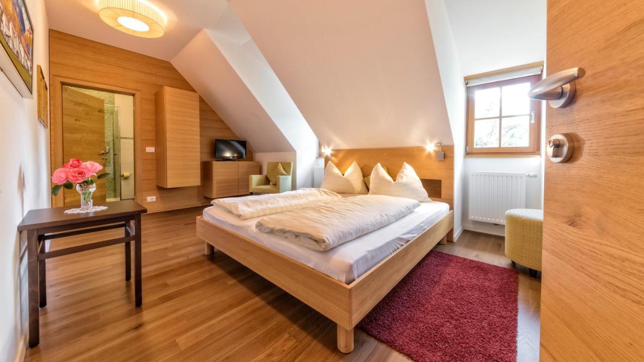 Hotel Brueckenwirt Novacella Екстер'єр фото
