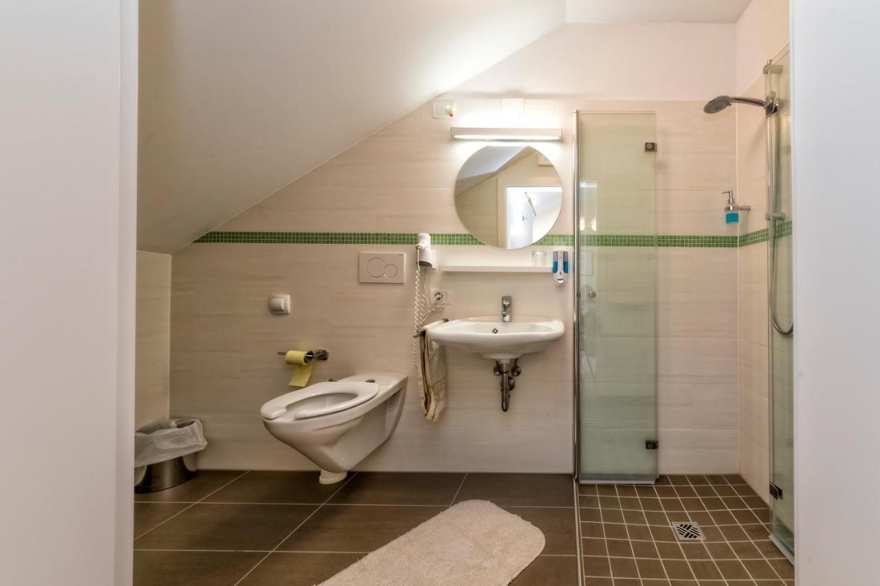 Hotel Brueckenwirt Novacella Екстер'єр фото